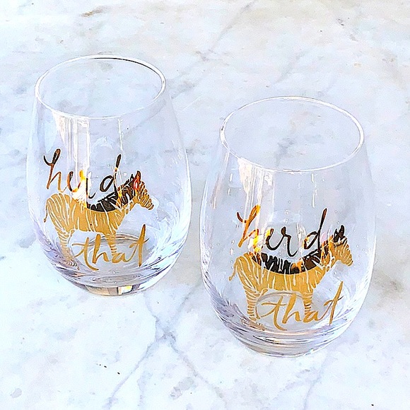 LILLY PULITZER STEMLESS WINE GLASSES SET TWO ZIBRA’S “HERD THAT” GOLD FOIL NIB - Picture 3 of 7